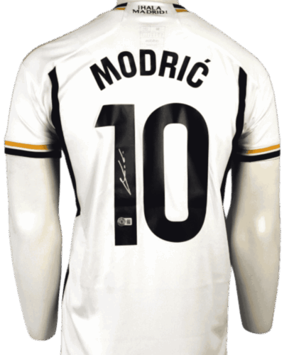 Camiseta del Real Madrid de la temporada 2023-2024 firmada por Luka Modrić (incluye certificado). Talla M.