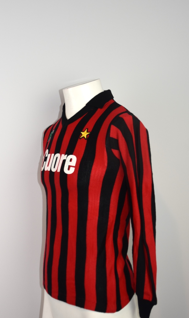 8974-Italië-AC Milan-Thuisshirt-Cuore-1983-1984-maatXS-zijkant
