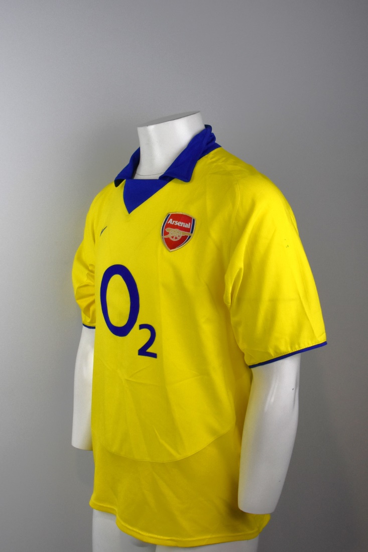 9312-Engeland-Arsenal-Uitshirt-O2-2003-2004-maatL-zijkant